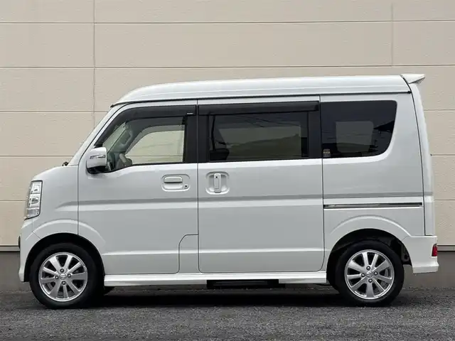 スズキ エブリィ ワゴン PZターボ スペシャル 茨城県 2020(令2)年 6.5万km パールホワイト ワンオーナー/社外メモリナビ/　(AM/FM/CD/Bluetooth/フルセグ)/バックカメラ/アルパイン後席モニター/ハイルーフ/両側パワースライドドア/レーダーブレーキサポート/誤発進抑制機能/エマージェンシーブレーキストップシグナル/ETC/LEDヘッドライト/電動オートステップ/純正14インチアルミホイール/パワーステアリング/オートライト/Wエアバック/横滑り防止装置/保証書