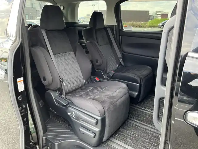 トヨタ ヴェルファイア Z Aエディション 奈良県 2018(平30)年 6.3万km ブラック 純正９インチナビ（NSZT-Y68T）/（フルセグ／ＢＴ／ＣＤ／ＤＶＤ）/純正12インチフリップダウンモニター（V12T-R68C）/レーダークルーズコントロール/バックカメラ/プリクラッシュセーフティ/前後コーナーセンサー/レーンキープアシスト/両側パワースライド/前方ドライブレコーダー（DRT-H68A）/ETC/LEDヘッドライト/純正18インチAW/取り扱い説明書/スペアキーX1