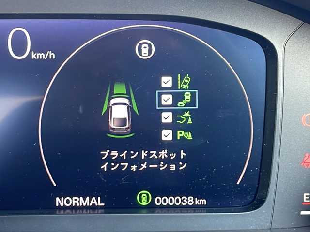 ホンダ シビック RS 大阪府 2025(令7)年 0.1千km プラチナホワイトパール OPフロントバンパーガーニッシュ/OPテールゲートスポイラー（ウイングタイプ）/ホンダセンシング/・衝突軽減ブレーキ/・近距離衝突軽減ブレーキ/・歩行者事故低減ステアリング/・路外逸脱抑制機能/・渋滞追従機能付アダプティブクルーズコントロール/・車線維持支援システム/・先行車発進お知らせ機能/・標識認識機能/・オートハイビーム/・アダプティブドライビングビーム/・パーキングセンサーシステム/・ブラインドスポットインフォメーション/・後退出庫サポート/BOSEプレミアムサウンドシステム/９型ホンダコネクトディスプレイ/【Bluetooth/USB/スマホ連携】/バックカメラ/ビルトインETC2.0/ワイヤレス充電/ハーフレザーシート/D/N席パワーシート/D/N席シートヒーター/オートライト/フルLEDヘッドランプ/18インチ純正AW/取説/保証書/スマートキー/スペアキー