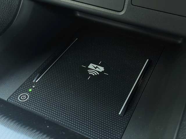 ホンダ シビック RS 大阪府 2025(令7)年 0.1千km プラチナホワイトパール OPフロントバンパーガーニッシュ/OPテールゲートスポイラー（ウイングタイプ）/ホンダセンシング/・衝突軽減ブレーキ/・近距離衝突軽減ブレーキ/・歩行者事故低減ステアリング/・路外逸脱抑制機能/・渋滞追従機能付アダプティブクルーズコントロール/・車線維持支援システム/・先行車発進お知らせ機能/・標識認識機能/・オートハイビーム/・アダプティブドライビングビーム/・パーキングセンサーシステム/・ブラインドスポットインフォメーション/・後退出庫サポート/BOSEプレミアムサウンドシステム/９型ホンダコネクトディスプレイ/【Bluetooth/USB/スマホ連携】/バックカメラ/ビルトインETC2.0/ワイヤレス充電/ハーフレザーシート/D/N席パワーシート/D/N席シートヒーター/オートライト/フルLEDヘッドランプ/18インチ純正AW/取説/保証書/スマートキー/スペアキー