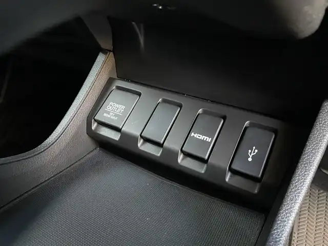 ホンダ ヴェゼル ハイブリッド RS ホンダセンシング 埼玉県 2021(令3)年 1.2万km クリスタルブラックパール /ワンオーナー//純正8型メモリナビ//フルセグTV//バックカメラ//CD/DVD/Bluetooth//アダプティブクルーズコントロール//ハーフレザーシート//前2席シートヒーター//ビルトインETC//スマートキーx2//LEDヘッドライト//LEDフォグ//CMBS衝突軽減ブレーキ//LKAS車線維持支援システム//W.サイド.カーテンエアバッグ//ABS//横滑り防止装置//前後ドライブレコーダー//パドルシフト//革巻きステアリング//ステアリングオーディオリモコン//オートライト//プライバシーガラス//ドアバイザー//純正18インチAW//新車時保証書//取扱説明書//ナビ取説