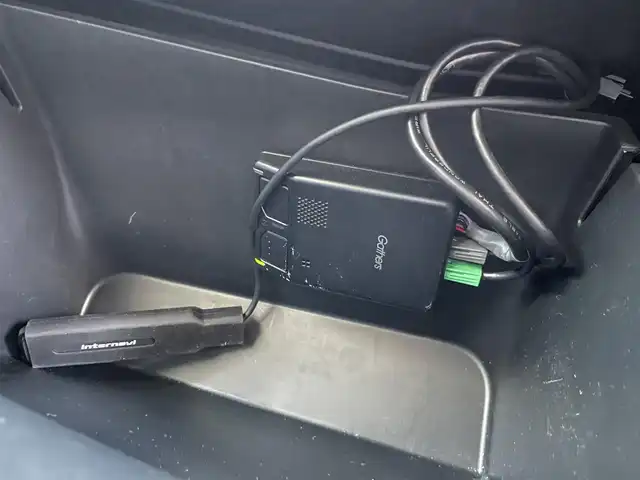 ホンダ ヴェゼル ハイブリッド RS ホンダセンシング 埼玉県 2021(令3)年 1.2万km クリスタルブラックパール /ワンオーナー//純正8型メモリナビ//フルセグTV//バックカメラ//CD/DVD/Bluetooth//アダプティブクルーズコントロール//ハーフレザーシート//前2席シートヒーター//ビルトインETC//スマートキーx2//LEDヘッドライト//LEDフォグ//CMBS衝突軽減ブレーキ//LKAS車線維持支援システム//W.サイド.カーテンエアバッグ//ABS//横滑り防止装置//前後ドライブレコーダー//パドルシフト//革巻きステアリング//ステアリングオーディオリモコン//オートライト//プライバシーガラス//ドアバイザー//純正18インチAW//新車時保証書//取扱説明書//ナビ取説