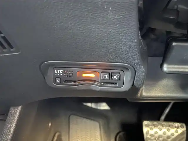 ホンダ ヴェゼル ハイブリッド RS ホンダセンシング 埼玉県 2021(令3)年 1.2万km クリスタルブラックパール /ワンオーナー//純正8型メモリナビ//フルセグTV//バックカメラ//CD/DVD/Bluetooth//アダプティブクルーズコントロール//ハーフレザーシート//前2席シートヒーター//ビルトインETC//スマートキーx2//LEDヘッドライト//LEDフォグ//CMBS衝突軽減ブレーキ//LKAS車線維持支援システム//W.サイド.カーテンエアバッグ//ABS//横滑り防止装置//前後ドライブレコーダー//パドルシフト//革巻きステアリング//ステアリングオーディオリモコン//オートライト//プライバシーガラス//ドアバイザー//純正18インチAW//新車時保証書//取扱説明書//ナビ取説