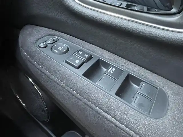 ホンダ ヴェゼル ハイブリッド RS ホンダセンシング 埼玉県 2021(令3)年 1.2万km クリスタルブラックパール /ワンオーナー//純正8型メモリナビ//フルセグTV//バックカメラ//CD/DVD/Bluetooth//アダプティブクルーズコントロール//ハーフレザーシート//前2席シートヒーター//ビルトインETC//スマートキーx2//LEDヘッドライト//LEDフォグ//CMBS衝突軽減ブレーキ//LKAS車線維持支援システム//W.サイド.カーテンエアバッグ//ABS//横滑り防止装置//前後ドライブレコーダー//パドルシフト//革巻きステアリング//ステアリングオーディオリモコン//オートライト//プライバシーガラス//ドアバイザー//純正18インチAW//新車時保証書//取扱説明書//ナビ取説