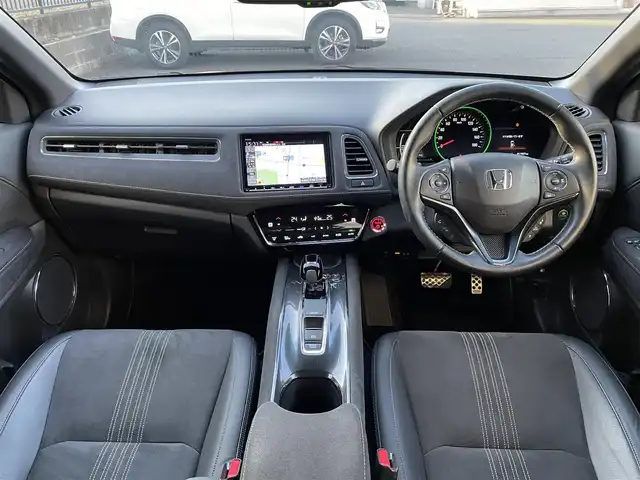 ホンダ ヴェゼル ハイブリッド RS ホンダセンシング 埼玉県 2021(令3)年 1.2万km クリスタルブラックパール /ワンオーナー//純正8型メモリナビ//フルセグTV//バックカメラ//CD/DVD/Bluetooth//アダプティブクルーズコントロール//ハーフレザーシート//前2席シートヒーター//ビルトインETC//スマートキーx2//LEDヘッドライト//LEDフォグ//CMBS衝突軽減ブレーキ//LKAS車線維持支援システム//W.サイド.カーテンエアバッグ//ABS//横滑り防止装置//前後ドライブレコーダー//パドルシフト//革巻きステアリング//ステアリングオーディオリモコン//オートライト//プライバシーガラス//ドアバイザー//純正18インチAW//新車時保証書//取扱説明書//ナビ取説