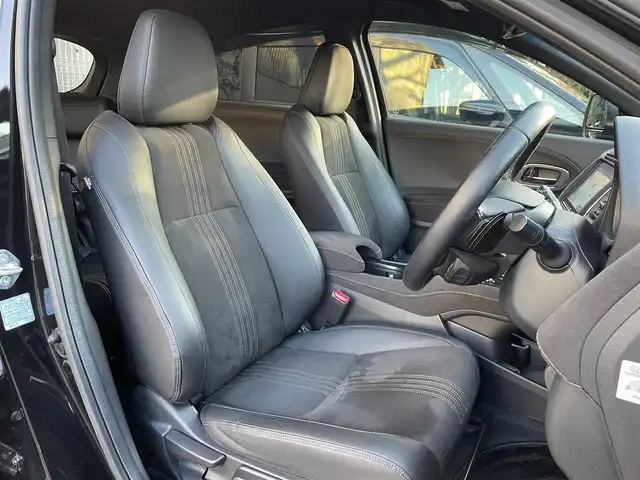 ホンダ ヴェゼル ハイブリッド RS ホンダセンシング 埼玉県 2021(令3)年 1.2万km クリスタルブラックパール /ワンオーナー//純正8型メモリナビ//フルセグTV//バックカメラ//CD/DVD/Bluetooth//アダプティブクルーズコントロール//ハーフレザーシート//前2席シートヒーター//ビルトインETC//スマートキーx2//LEDヘッドライト//LEDフォグ//CMBS衝突軽減ブレーキ//LKAS車線維持支援システム//W.サイド.カーテンエアバッグ//ABS//横滑り防止装置//前後ドライブレコーダー//パドルシフト//革巻きステアリング//ステアリングオーディオリモコン//オートライト//プライバシーガラス//ドアバイザー//純正18インチAW//新車時保証書//取扱説明書//ナビ取説