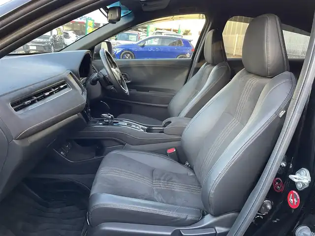 ホンダ ヴェゼル ハイブリッド RS ホンダセンシング 埼玉県 2021(令3)年 1.2万km クリスタルブラックパール /ワンオーナー//純正8型メモリナビ//フルセグTV//バックカメラ//CD/DVD/Bluetooth//アダプティブクルーズコントロール//ハーフレザーシート//前2席シートヒーター//ビルトインETC//スマートキーx2//LEDヘッドライト//LEDフォグ//CMBS衝突軽減ブレーキ//LKAS車線維持支援システム//W.サイド.カーテンエアバッグ//ABS//横滑り防止装置//前後ドライブレコーダー//パドルシフト//革巻きステアリング//ステアリングオーディオリモコン//オートライト//プライバシーガラス//ドアバイザー//純正18インチAW//新車時保証書//取扱説明書//ナビ取説