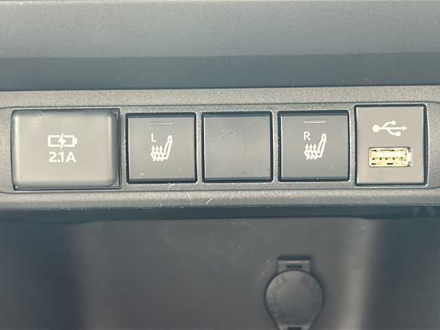 トヨタ ヤリスクロス ハイブリッド Z 三重県 2020(令2)年 2.9万km ホワイトパールクリスタルシャイン 禁煙/純正ナビ/AplleCarPlay/バックカメラ/純正ドライブレコーダー/ビルトインETC/BSM/シートヒーター/レーンキープアシスト/レーダークルーズコントロール/衝突被害軽減システム/標識認識システム/USB給電/純正18インチAW/スペアタイヤ