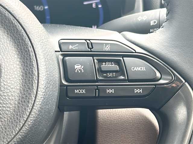 トヨタ ヤリスクロス ハイブリッド Z 三重県 2020(令2)年 2.9万km ホワイトパールクリスタルシャイン 禁煙/純正ナビ/AplleCarPlay/バックカメラ/純正ドライブレコーダー/ビルトインETC/BSM/シートヒーター/レーンキープアシスト/レーダークルーズコントロール/衝突被害軽減システム/標識認識システム/USB給電/純正18インチAW/スペアタイヤ