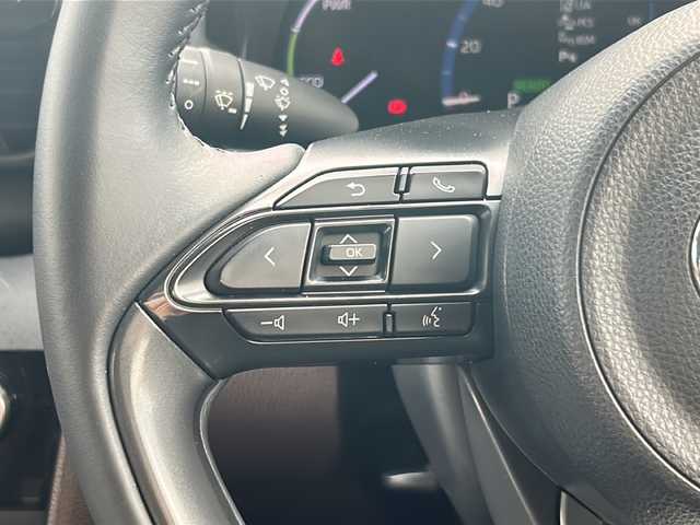 トヨタ ヤリスクロス ハイブリッド Z 三重県 2020(令2)年 2.9万km ホワイトパールクリスタルシャイン 禁煙/純正ナビ/AplleCarPlay/バックカメラ/純正ドライブレコーダー/ビルトインETC/BSM/シートヒーター/レーンキープアシスト/レーダークルーズコントロール/衝突被害軽減システム/標識認識システム/USB給電/純正18インチAW/スペアタイヤ