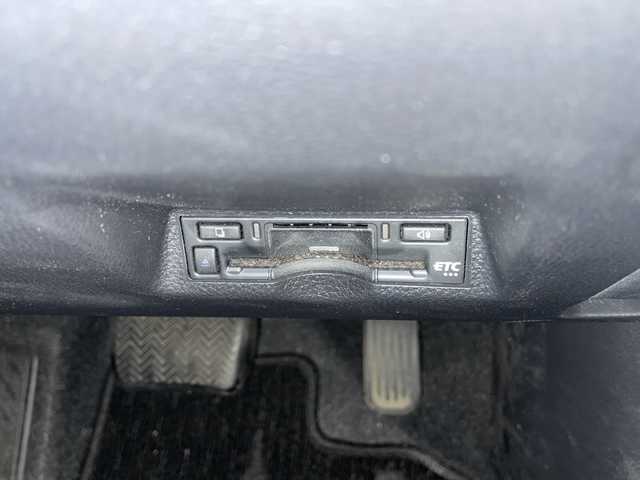 トヨタ ヤリス ハイブリッド Z 秋田県 2024(令6)年 1.1万km プラチナホワイトパールマイカ ワンオーナー/寒冷地仕様/純正8インチディスプレイオーディオ/ナビ　Bluetooth　USB　HDMI　ラジオ　DTV　Miracast/パノラミックビューモニター /レーントレーシングアシスト/LEDヘッドライト/前席シートヒーター/ハーフレザーシート/純正フロアマット/ビルトインETC/レーダークルーズコントロール/ドライブレコーダー前後タイプ/オートライト/オートハイビーム/ステアリングヒーター/ヘッドアップディスプレイ/ステアリングリモコン/プリクラッシュセーフティー/アイドリングストップ/プッシュスタート/スマートキー