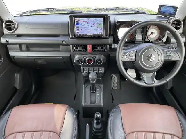 スズキ ジムニー シエラ JC 千葉県 2021(令3)年 0.7万km ブルーイッシュブラックパール3 AIS検査済み/パナソニック8インチナビ（社外）/フルセグテレビ/クルーズコントロール/ヘッドライトウォッシャー/ETC/ドライブレコーダー/バックカメラ/フロントカメラ（社外）/CL LINKルーフラック（社外）/1インチリフトアップキット（社外）/シートカバー（社外）/前席シートヒーター/衝突被害軽減ブレーキ/ヒルディセントコントロール/オートマチックハイビーム/純正LEDヘッドライト/16インチAW　ファーム　Ｊレボリューション（社外）/モンスタ　テレーングリッパー新品タイヤ（社外）/カーボンダクトグリル（社外）/ブルバー（社外）/スモークサイドマーカー（社外）/フロントカメラモニター