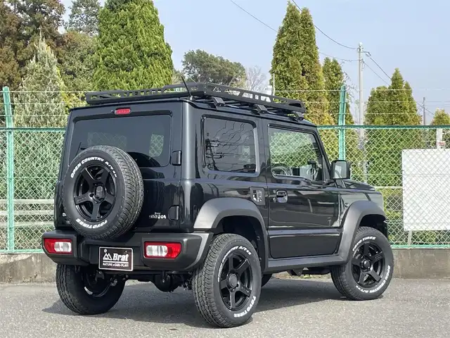 スズキ ジムニー シエラ JC 千葉県 2021(令3)年 0.7万km ブルーイッシュブラックパール3 AIS検査済み/パナソニック8インチナビ（社外）/フルセグテレビ/クルーズコントロール/ヘッドライトウォッシャー/ETC/ドライブレコーダー/バックカメラ/フロントカメラ（社外）/CL LINKルーフラック（社外）/1インチリフトアップキット（社外）/シートカバー（社外）/前席シートヒーター/衝突被害軽減ブレーキ/ヒルディセントコントロール/オートマチックハイビーム/純正LEDヘッドライト/16インチAW　ファーム　Ｊレボリューション（社外）/モンスタ　テレーングリッパー新品タイヤ（社外）/カーボンダクトグリル（社外）/ブルバー（社外）/スモークサイドマーカー（社外）/フロントカメラモニター