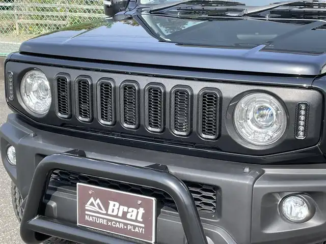 スズキ ジムニー シエラ JC 千葉県 2021(令3)年 0.7万km ブルーイッシュブラックパール3 AIS検査済み/パナソニック8インチナビ（社外）/フルセグテレビ/クルーズコントロール/ヘッドライトウォッシャー/ETC/ドライブレコーダー/バックカメラ/フロントカメラ（社外）/CL LINKルーフラック（社外）/1インチリフトアップキット（社外）/シートカバー（社外）/前席シートヒーター/衝突被害軽減ブレーキ/ヒルディセントコントロール/オートマチックハイビーム/純正LEDヘッドライト/16インチAW　ファーム　Ｊレボリューション（社外）/モンスタ　テレーングリッパー新品タイヤ（社外）/カーボンダクトグリル（社外）/ブルバー（社外）/スモークサイドマーカー（社外）/フロントカメラモニター