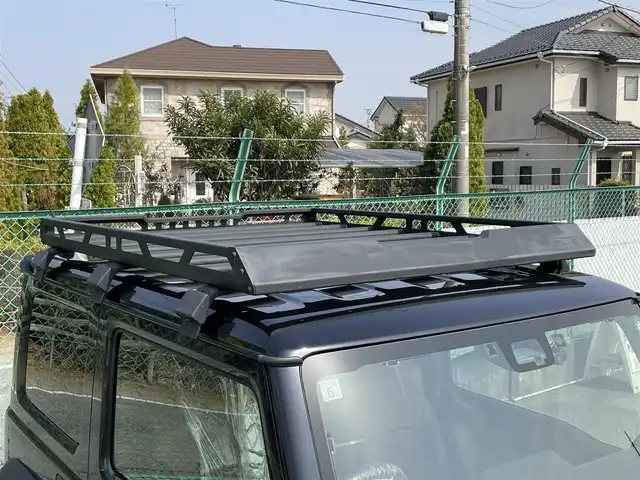 スズキ ジムニー シエラ JC 千葉県 2021(令3)年 0.7万km ブルーイッシュブラックパール3 AIS検査済み/パナソニック8インチナビ（社外）/フルセグテレビ/クルーズコントロール/ヘッドライトウォッシャー/ETC/ドライブレコーダー/バックカメラ/フロントカメラ（社外）/CL LINKルーフラック（社外）/1インチリフトアップキット（社外）/シートカバー（社外）/前席シートヒーター/衝突被害軽減ブレーキ/ヒルディセントコントロール/オートマチックハイビーム/純正LEDヘッドライト/16インチAW　ファーム　Ｊレボリューション（社外）/モンスタ　テレーングリッパー新品タイヤ（社外）/カーボンダクトグリル（社外）/ブルバー（社外）/スモークサイドマーカー（社外）/フロントカメラモニター