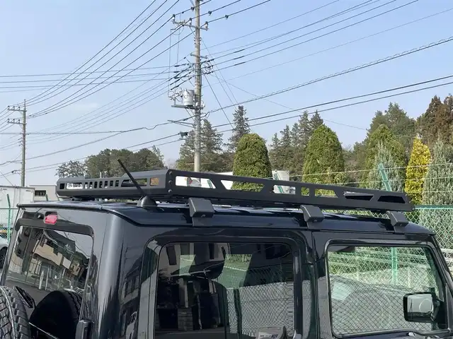 スズキ ジムニー シエラ JC 千葉県 2021(令3)年 0.7万km ブルーイッシュブラックパール3 AIS検査済み/パナソニック8インチナビ（社外）/フルセグテレビ/クルーズコントロール/ヘッドライトウォッシャー/ETC/ドライブレコーダー/バックカメラ/フロントカメラ（社外）/CL LINKルーフラック（社外）/1インチリフトアップキット（社外）/シートカバー（社外）/前席シートヒーター/衝突被害軽減ブレーキ/ヒルディセントコントロール/オートマチックハイビーム/純正LEDヘッドライト/16インチAW　ファーム　Ｊレボリューション（社外）/モンスタ　テレーングリッパー新品タイヤ（社外）/カーボンダクトグリル（社外）/ブルバー（社外）/スモークサイドマーカー（社外）/フロントカメラモニター