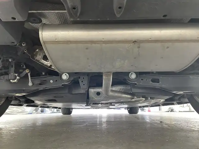 トヨタ プリウス A プレミアム 滋賀県 2016(平28)年 5.4万km スティールブロンドM 禁煙車/純正9型ナビ/CD.DVD.Bluetooth.フルセグ/バックカメラ/トヨタセーフティセンス/・プリクラッシュセーフティ/・レーンディパーチャーアラート/・オートマチックハイビーム/・レーダークルーズコントロール/LEDヘッドライト/前席シートヒーター/D席パワーシート/本革黒シート/ヘッドアップディスプレイ/クリアランスソナー/ブラインドスポットモニター/社外エアロ/パーキングアシスト/純正前方ドライブレコーダー/ビルトインETC