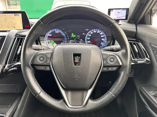 トヨタ クラウン ハイブリッド RS アドバンス 宮城県 2019(令1)年 4.2万km ホワイトパールクリスタルシャイン モデリスタフルエアロ　/モデリスタアルミホイール　/メーカーナビ/・フルセグ/Blu-ray/DVD/Bluetooth/CD/スーパーライブサウンドシステム/セーフティセンス/・レーントレーシングアシスト/・レーダークルーズコントロール/・プリクラッシュセーフティ/・アダプティブハイビーム/・ロードサイドアシスト/・先行車発進告知機能/・ブラインドスポットモニター/・リアクロストラフィックオートブレーキ/・リアクロストラフィックアラート/セーフティパッケージプラス/・パノラマミックビューモニター/・パーキングサポートブレーキ/リアカメラディテクション/・インテリジェントパーキングアシスト２　/おくだけ充電　/ビルドインＥＴＣ２．０　/前後ドライブレコーダー/クラッツィオリアルレザーカバー/シートヒーター/ステアリングヒーター　/レーダー探知機/社外マフラー/純正フロアマット/ドアバイザー/スマートキー