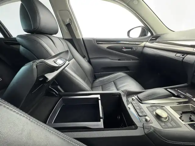 レクサス ＬＳ 600h バージョンL 愛知県 2013(平25)年 9.7万km ブラック モデリスタエアロ　/３眼ＬＥＤライト　/ナビ　/バックカメラ　/パワーシート　/シートヒーター　/エアーシート　/ステアヒーター　/アルミホイール　/パワートランク　/ＥＴＣ　/ＭＴモード　/ＵＳＢ　/ＡＵＸ　/フルセグＴＶ