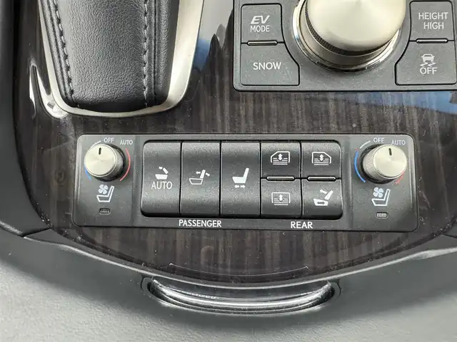 レクサス ＬＳ 600h バージョンL 愛知県 2013(平25)年 9.7万km ブラック モデリスタエアロ　/３眼ＬＥＤライト　/ナビ　/バックカメラ　/パワーシート　/シートヒーター　/エアーシート　/ステアヒーター　/アルミホイール　/パワートランク　/ＥＴＣ　/ＭＴモード　/ＵＳＢ　/ＡＵＸ　/フルセグＴＶ