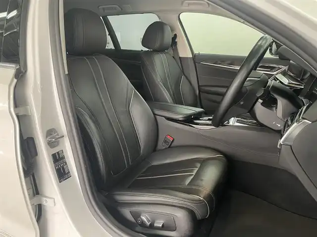 ＢＭＷ ５２３ｄ ツーリング ラグジュアリー 兵庫県 2018(平30)年 5.1万km ミネラルホワイト 純正ナビ/全方位カメラ/前後障害物センサー/ヘッドアップディスプレイ/ブラックレザーシート/全席シートヒーター/電動テールゲート/衝突被害軽減ブレーキ/BSM/LKA/オートマチックハイビーム/地デジTV/ETC/ACC/Bluetooth