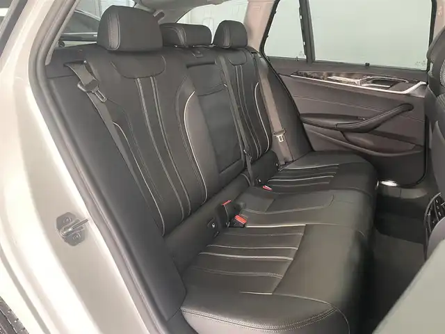 ＢＭＷ ５２３ｄ ツーリング ラグジュアリー 兵庫県 2018(平30)年 5.1万km ミネラルホワイト 純正ナビ/全方位カメラ/前後障害物センサー/ヘッドアップディスプレイ/ブラックレザーシート/全席シートヒーター/電動テールゲート/衝突被害軽減ブレーキ/BSM/LKA/オートマチックハイビーム/地デジTV/ETC/ACC/Bluetooth