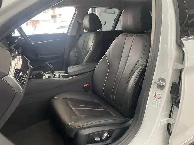 ＢＭＷ ５２３ｄ ツーリング ラグジュアリー 兵庫県 2018(平30)年 5.1万km ミネラルホワイト 純正ナビ/全方位カメラ/前後障害物センサー/ヘッドアップディスプレイ/ブラックレザーシート/全席シートヒーター/電動テールゲート/衝突被害軽減ブレーキ/BSM/LKA/オートマチックハイビーム/地デジTV/ETC/ACC/Bluetooth