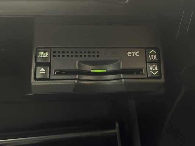 レクサス ＣＴ 200h 栃木県 2011(平23)年 6万km シルバーマイカメタリック 純正ナビ/（CD/DVD/FM・AM/ワンセグ）/バックカメラ/ETC/電動格納ミラー/前席シートヒーター/パドルシフト/革巻きステアリング/ステアリングリモコン/ウインカーミラー/オートエアコン/社外１７インチAW/プッシュスタート/スマートキー
