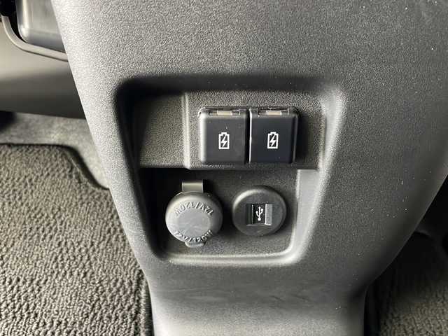 スズキ スペーシア カスタム HYBRID XS ターボ 秋田県 2023(令5)年 0.6万km ブルーイッシュブラックパール3 4WD/スズキセーフティサポート/両側パワースライドドア/パドルシフト/レーダークルーズコントロール/革巻きハンドル/ハーフレザーシート/前席シートヒーター/USB/プッシュスタート/電動格納ミラー/リアサンシェード/純正アルミホイール/コーナーセンサー/LEDヘッドライト/フォグランプ/オートライト/コーナーセンサー/スマートキー/スペアキー