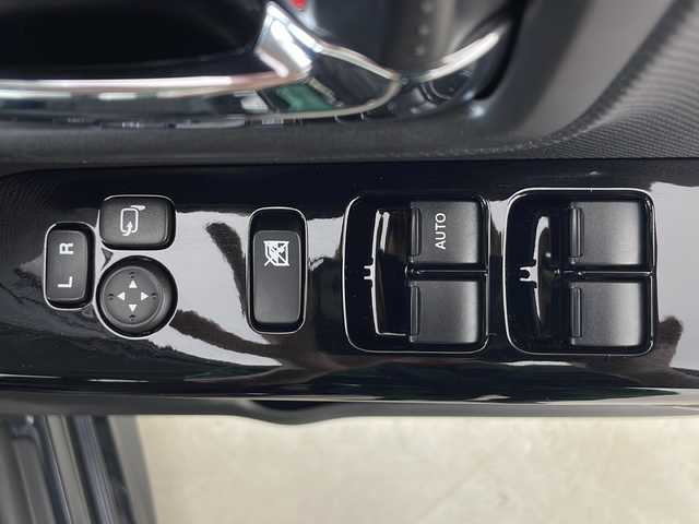 スズキ スペーシア カスタム HYBRID XS ターボ 秋田県 2023(令5)年 0.6万km ブルーイッシュブラックパール3 4WD/スズキセーフティサポート/両側パワースライドドア/パドルシフト/レーダークルーズコントロール/革巻きハンドル/ハーフレザーシート/前席シートヒーター/USB/プッシュスタート/電動格納ミラー/リアサンシェード/純正アルミホイール/コーナーセンサー/LEDヘッドライト/フォグランプ/オートライト/コーナーセンサー/スマートキー/スペアキー