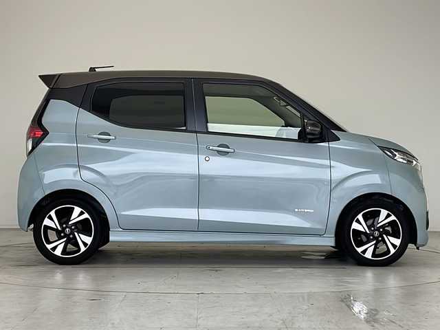 日産 デイズ ハイウェイスターG ターボ 愛知県 2020(令2)年 1.3万km アッシュブラウン/ソーダブルー 衝突軽減システム/純正9型ナビ/全方位カメラ/両側パワースライドドア/フルセグ/CD DVD/Bluetooth/バックカメラ/コーナーセンサー/純正アルミホイール/LEDヘッドライト/オートライト/ETC/ステアリングスイッチ/スマートキー/プッシュスタート