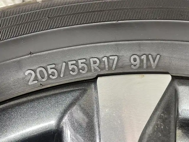 トヨタ ヴォクシー ハイブリッド S－Z 大阪府 2023(令5)年 1万km アティチュードブラックマイカ 快適利便ＰＫＧ　ユニババーサルステップ　１０．５ｉｎｃディスプレイオーディオナビＴＶ　１４ｉｎｃフリップダウンモニター　３眼ＬＥＤ　パワーバックドア　　Ｆ／Ｒシートヒーター　オットマン　ドラレコ