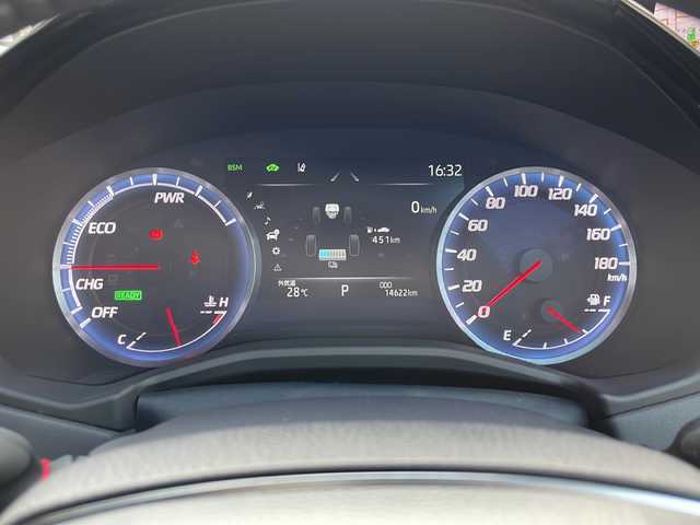 トヨタ クラウン ハイブリッド RS Four リミテッド 道央・札幌 2020(令2)年 1.5万km ホワイトパールクリスタルシャイン 純正ナビ(AM、FM、TV(フルセグ)、SD、DVD、CD、BT)/純正フロアマット/ドラレコ前/オートライト/オートハイビーム/パワーシート前席/横滑り防止/ETC/バックカメラ/プッシュスタート/パワーリアゲート/レーンアシスト