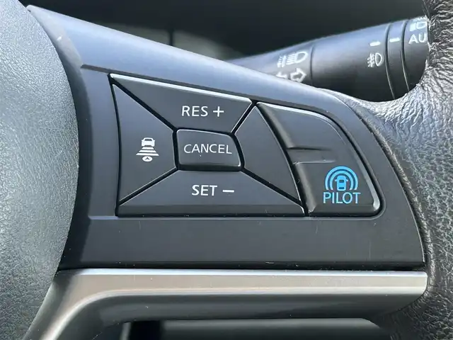 日産 セレナ ハイウェイスター G プロパイロットED 兵庫県 2017(平29)年 6.5万km パール 純正9インチナビ/純正フリップダウンモニター/バックカメラ/ＤＶＤ再生・フルセグＴＶ・ＢＴオーディオ/ブルーレイ再生/プロパイロット/両側パワースライドドア/前後ドライブレコーダー/純正フロアマット/ステアリングリモコン/ETC