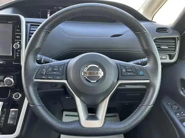 日産 セレナ ハイウェイスター G プロパイロットED 兵庫県 2017(平29)年 6.5万km パール 純正9インチナビ/純正フリップダウンモニター/バックカメラ/ＤＶＤ再生・フルセグＴＶ・ＢＴオーディオ/ブルーレイ再生/プロパイロット/両側パワースライドドア/前後ドライブレコーダー/純正フロアマット/ステアリングリモコン/ETC