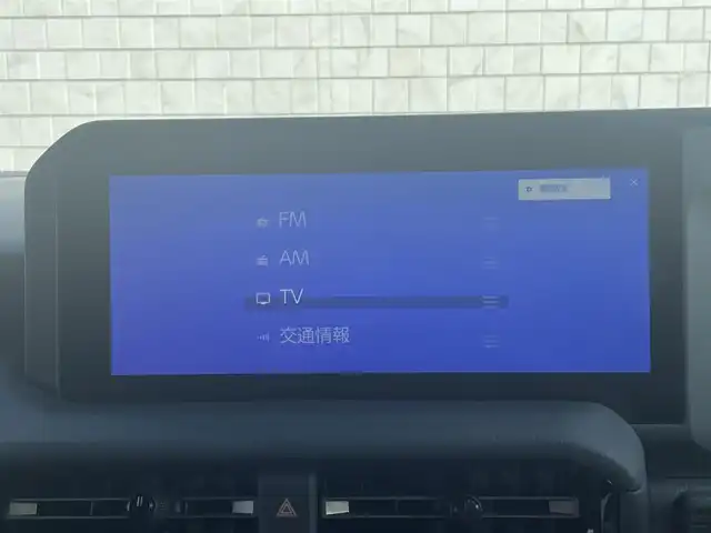 トヨタ ランドクルーザー ２５０ VX ファーストエディション 愛知県 2024(令6)年 1.8万km ベージュＭ ワンオーナー/12.3インチ純正ディスプレイオーディオ（ナビ機能付き）/全方位カメラ/フルセグTV/ETC2.0/Bluetooth/USB/AUX接続/MTモード付きAT/レーダークルーズコントロール/パワーシート（D）/3列シート/本革シート/シートヒーター（D/N）/シートベンチレーション（D/N）/サンルーフ/純正フロアマット/純正18インチアルミホイール/LEDヘッドライト/オートマチックハイビーム/コーナーセンサー/横滑り防止装置/衝突軽減ブレーキ/レーンキープアシスト/ブラインドスポットモニター/電動パーキングブレーキ/ブレーキホールド/ルーフレール/デジタルインナーミラー/ドライブレコーダー（デジタルインナーミラー内臓型）/充電用USBポート（4個）/パワーバックドア