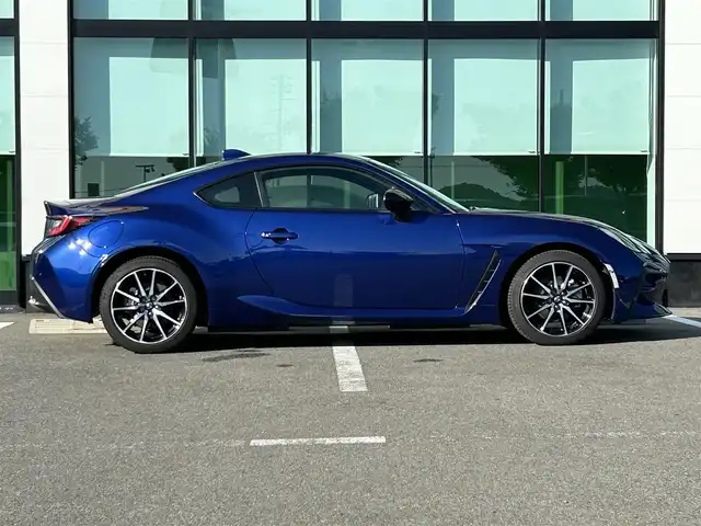 トヨタ ＧＲ８６ SZ 和歌山県 2022(令4)年 3.2万km 紺 9インチナビ/革巻きステアリング/ステアリングスイッチ/パドルシフト/レーダークルーズコントロール/LEDヘッドライト/17インチアルミホイール/プッシュスタート/バックカメラ/オートライト