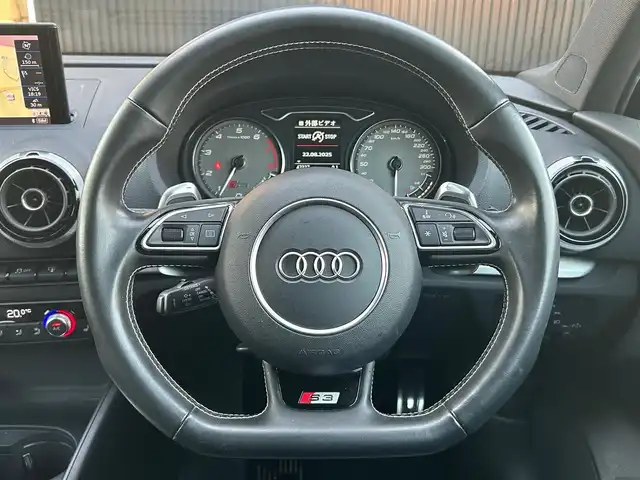 アウディ Ｓ３ セダン 福岡県 2014(平26)年 4.3万km パンサーブラッククリスタルエフェクト アダプティブクルーズコントロール/コンビニエンスパッケージ/衝突軽減ブレーキ/純正ナビ/フルセグTV/Bluetooth/バックカメラ/黒革シート/前席シートヒーター/ステアリングスイッチ/パドルシフト　/LEDライト/オートライト/ドライブレコーダー　/純正18インチアルミホイール/ETC/保証書/スペアキー×1