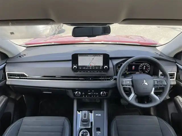 三菱 アウトランダー ＰＨＥＶ G 道央・札幌 2024(令6)年 0.3万km レッドダイヤモンド ４WD/プラグインハイブリッド/寒冷地仕様/純正メーカーナビ/AM/FM/BT/フルセグ/マイパイロット/衝突被害軽減ブレーキ/横滑り防止装置/アダプティブクルーズコントロール/レーンキープアシスト/パーキングセンサー/ブラインドスポットモニター/アラウンドビューモニター/ビルトインETC2.0/自動防眩ミラー/EVMODE/DRIVEMODE切替/パワーバックドア/D席パワーシート/前席シートヒーター/ハーフレザーシート/革巻きステアリング/ステアリングリモコン/パドルシフト/ハンドルヒーター/AC1500W/電動パーキング/オートブレーキホールド/置くだけ充電/プッシュスタート/スマートキー/LEDヘッドライト/オートライト/オートハイビーム/フォグランプ/電動格納ミラー/ウィンカーミラー/純正フロアマット/ドアバイザー/スペアキー