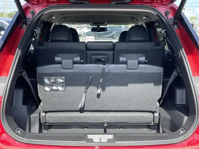 三菱 アウトランダー ＰＨＥＶ G 道央・札幌 2024(令6)年 0.3万km レッドダイヤモンド ４WD/プラグインハイブリッド/寒冷地仕様/純正メーカーナビ/AM/FM/BT/フルセグ/マイパイロット/衝突被害軽減ブレーキ/横滑り防止装置/アダプティブクルーズコントロール/レーンキープアシスト/パーキングセンサー/ブラインドスポットモニター/アラウンドビューモニター/ビルトインETC2.0/自動防眩ミラー/EVMODE/DRIVEMODE切替/パワーバックドア/D席パワーシート/前席シートヒーター/ハーフレザーシート/革巻きステアリング/ステアリングリモコン/パドルシフト/ハンドルヒーター/AC1500W/電動パーキング/オートブレーキホールド/置くだけ充電/プッシュスタート/スマートキー/LEDヘッドライト/オートライト/オートハイビーム/フォグランプ/電動格納ミラー/ウィンカーミラー/純正フロアマット/ドアバイザー/スペアキー