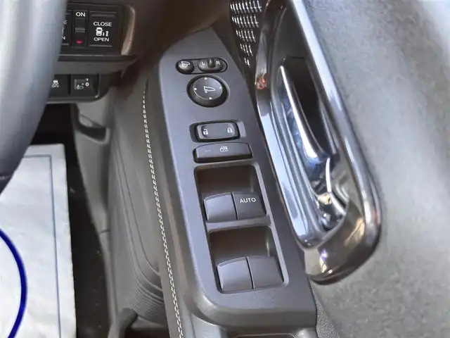 ホンダ Ｎ ＢＯＸ カスタム コーディネートスタイル 宮城県 2025(令7)年 0.1万km パールⅡ 2トーンカラー/ホンダセンシング/●衝突軽減ブレーキ（CMBS）/●先行車発進お知らせ機能/●歩行者事故低減ステアリング/●路外逸脱抑制機能/●標識認識機能/●渋滞追従機能付アダプティブクルーズコントロール（ACC）/●車線維持支援システム（LKAS）/●誤発進抑制機能/●後方誤発進抑制機能/●近距離衝突軽減ブレーキ/●急アクセル抑制機能/●パーキングセンサーシステム/●オートハイビーム/コーディネートスタイル/●フルプライムスムースシート/●本革巻ステアリングホイール/●プライムスムースドアライニングアームレスト/●ダークヘマタイト塗装 ドアオーナメントパネル/●ダーククロームメッキ加飾/●専用14インチアルミホイール/●コンビニフック付シートバックテーブル（運転席&助手席）/バックカメラ/前席シートヒーター/ステアリングスイッチ/電動パーキングブレーキ/ブレーキホールド/LEDヘッドランプ/オートライト/W/サイド/カーテンエアバッグ