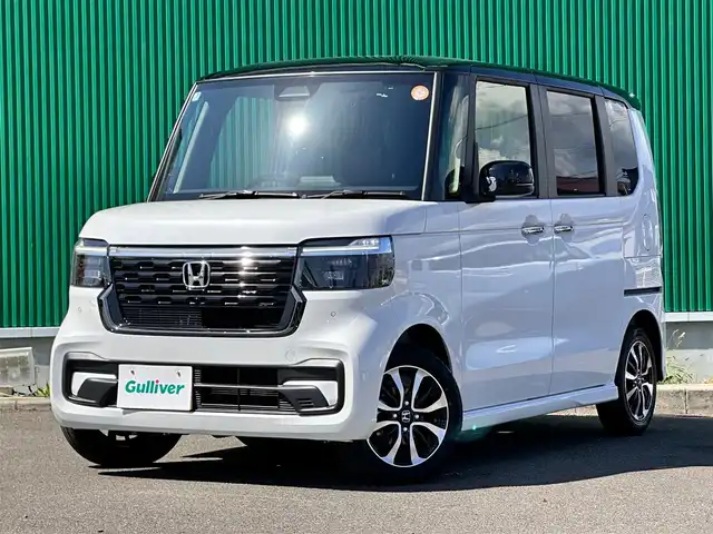 ホンダ Ｎ ＢＯＸ カスタム コーディネートスタイル 宮城県 2025(令7)年 0.1万km パールⅡ 2トーンカラー/ホンダセンシング/●衝突軽減ブレーキ（CMBS）/●先行車発進お知らせ機能/●歩行者事故低減ステアリング/●路外逸脱抑制機能/●標識認識機能/●渋滞追従機能付アダプティブクルーズコントロール（ACC）/●車線維持支援システム（LKAS）/●誤発進抑制機能/●後方誤発進抑制機能/●近距離衝突軽減ブレーキ/●急アクセル抑制機能/●パーキングセンサーシステム/●オートハイビーム/コーディネートスタイル/●フルプライムスムースシート/●本革巻ステアリングホイール/●プライムスムースドアライニングアームレスト/●ダークヘマタイト塗装 ドアオーナメントパネル/●ダーククロームメッキ加飾/●専用14インチアルミホイール/●コンビニフック付シートバックテーブル（運転席&助手席）/バックカメラ/前席シートヒーター/ステアリングスイッチ/電動パーキングブレーキ/ブレーキホールド/LEDヘッドランプ/オートライト/W/サイド/カーテンエアバッグ