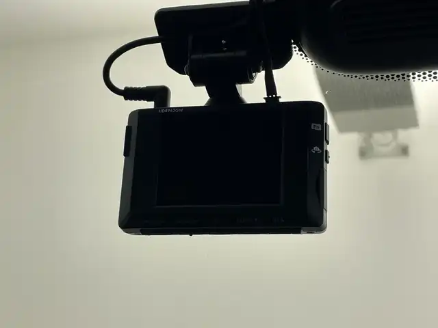 ホンダ フリード＋ ハイブリット G ホンダセンシング 鹿児島県 2016(平28)年 6.2万km ホワイトオーキッドパール 純正ナビ/・Bluetooth/・フルセグTV/・CD/・DVD/ホンダセンシング/・衝突軽減ブレーキ/・誤発進抑制機能/・歩行者事故低減ステアリング/・路外逸脱抑制機能/・先行者発進お知らせ機能/・標識認識機能/・渋滞追従機能付きアダクティブクルーズコントロール/・レーンキープアシスト/・後方誤発進抑制機能/・オートマチックハイビーム/両側パワスラ/追従クルコン/ステアリングリモコン/オートライト