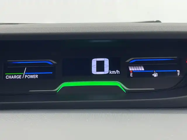 ホンダ フリード＋ ハイブリット G ホンダセンシング 鹿児島県 2016(平28)年 6.2万km ホワイトオーキッドパール 純正ナビ/・Bluetooth/・フルセグTV/・CD/・DVD/ホンダセンシング/・衝突軽減ブレーキ/・誤発進抑制機能/・歩行者事故低減ステアリング/・路外逸脱抑制機能/・先行者発進お知らせ機能/・標識認識機能/・渋滞追従機能付きアダクティブクルーズコントロール/・レーンキープアシスト/・後方誤発進抑制機能/・オートマチックハイビーム/両側パワスラ/追従クルコン/ステアリングリモコン/オートライト