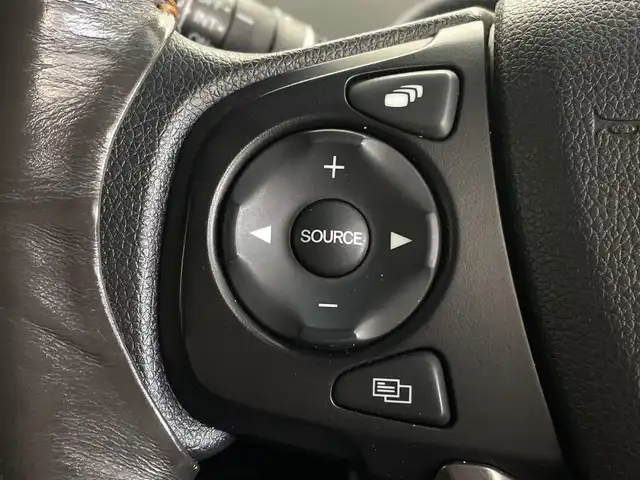 ホンダ フリード＋ ハイブリット G ホンダセンシング 鹿児島県 2016(平28)年 6.2万km ホワイトオーキッドパール 純正ナビ/・Bluetooth/・フルセグTV/・CD/・DVD/ホンダセンシング/・衝突軽減ブレーキ/・誤発進抑制機能/・歩行者事故低減ステアリング/・路外逸脱抑制機能/・先行者発進お知らせ機能/・標識認識機能/・渋滞追従機能付きアダクティブクルーズコントロール/・レーンキープアシスト/・後方誤発進抑制機能/・オートマチックハイビーム/両側パワスラ/追従クルコン/ステアリングリモコン/オートライト