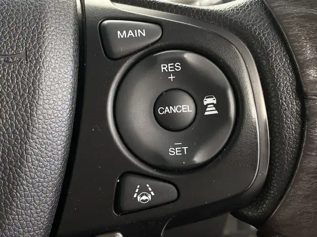 ホンダ フリード＋ ハイブリット G ホンダセンシング 鹿児島県 2016(平28)年 6.2万km ホワイトオーキッドパール 純正ナビ/・Bluetooth/・フルセグTV/・CD/・DVD/ホンダセンシング/・衝突軽減ブレーキ/・誤発進抑制機能/・歩行者事故低減ステアリング/・路外逸脱抑制機能/・先行者発進お知らせ機能/・標識認識機能/・渋滞追従機能付きアダクティブクルーズコントロール/・レーンキープアシスト/・後方誤発進抑制機能/・オートマチックハイビーム/両側パワスラ/追従クルコン/ステアリングリモコン/オートライト