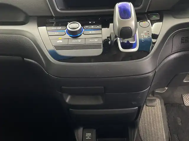 ホンダ フリード＋ ハイブリット G ホンダセンシング 鹿児島県 2016(平28)年 6.2万km ホワイトオーキッドパール 純正ナビ/・Bluetooth/・フルセグTV/・CD/・DVD/ホンダセンシング/・衝突軽減ブレーキ/・誤発進抑制機能/・歩行者事故低減ステアリング/・路外逸脱抑制機能/・先行者発進お知らせ機能/・標識認識機能/・渋滞追従機能付きアダクティブクルーズコントロール/・レーンキープアシスト/・後方誤発進抑制機能/・オートマチックハイビーム/両側パワスラ/追従クルコン/ステアリングリモコン/オートライト