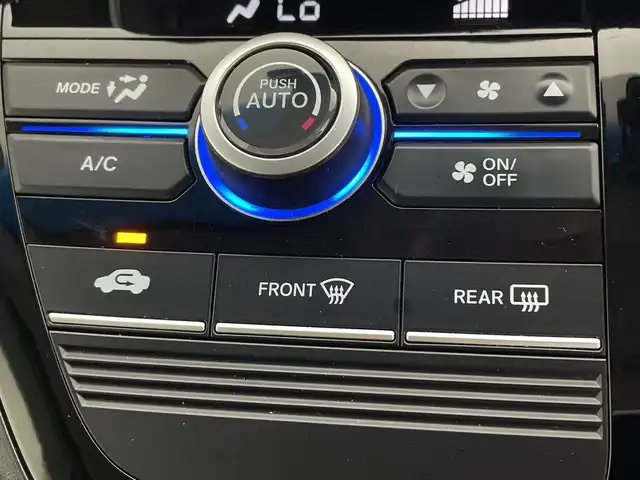 ホンダ フリード＋ ハイブリット G ホンダセンシング 鹿児島県 2016(平28)年 6.2万km ホワイトオーキッドパール 純正ナビ/・Bluetooth/・フルセグTV/・CD/・DVD/ホンダセンシング/・衝突軽減ブレーキ/・誤発進抑制機能/・歩行者事故低減ステアリング/・路外逸脱抑制機能/・先行者発進お知らせ機能/・標識認識機能/・渋滞追従機能付きアダクティブクルーズコントロール/・レーンキープアシスト/・後方誤発進抑制機能/・オートマチックハイビーム/両側パワスラ/追従クルコン/ステアリングリモコン/オートライト