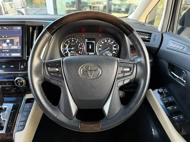 トヨタ アルファード G 東京都 2019(令1)年 4.6万km ブラック ワンオーナー /トヨタセーフティセンス/・プリクラッシュセーフティ/・レーントレーシングアシスト/・レーダークルーズコントロール/・オートマチックハイビーム/・ロードサインアシスト/・インテリジェントクリアランスソナー/純正ナビ /・FM/AM/CD/DVD/・フルセグTV/Bluetooth/バックカメラ /後席リアモニター /4WD /ETC2.0 /両側パワースライドドア /レザーシート /D/Nパワーシート /シートヒーター/クーラー /純正17インチアルミホイール/スペアタイヤ有/エンジンスタートボタン/スマートキー/スペアキー有/オートライト/オートエアコン/保証書/取扱説明書