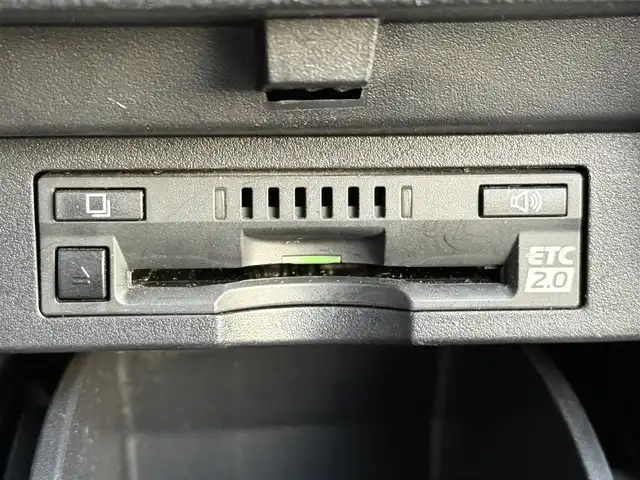 トヨタ アルファード G 東京都 2019(令1)年 4.6万km ブラック ワンオーナー /トヨタセーフティセンス/・プリクラッシュセーフティ/・レーントレーシングアシスト/・レーダークルーズコントロール/・オートマチックハイビーム/・ロードサインアシスト/・インテリジェントクリアランスソナー/純正ナビ /・FM/AM/CD/DVD/・フルセグTV/Bluetooth/バックカメラ /後席リアモニター /4WD /ETC2.0 /両側パワースライドドア /レザーシート /D/Nパワーシート /シートヒーター/クーラー /純正17インチアルミホイール/スペアタイヤ有/エンジンスタートボタン/スマートキー/スペアキー有/オートライト/オートエアコン/保証書/取扱説明書